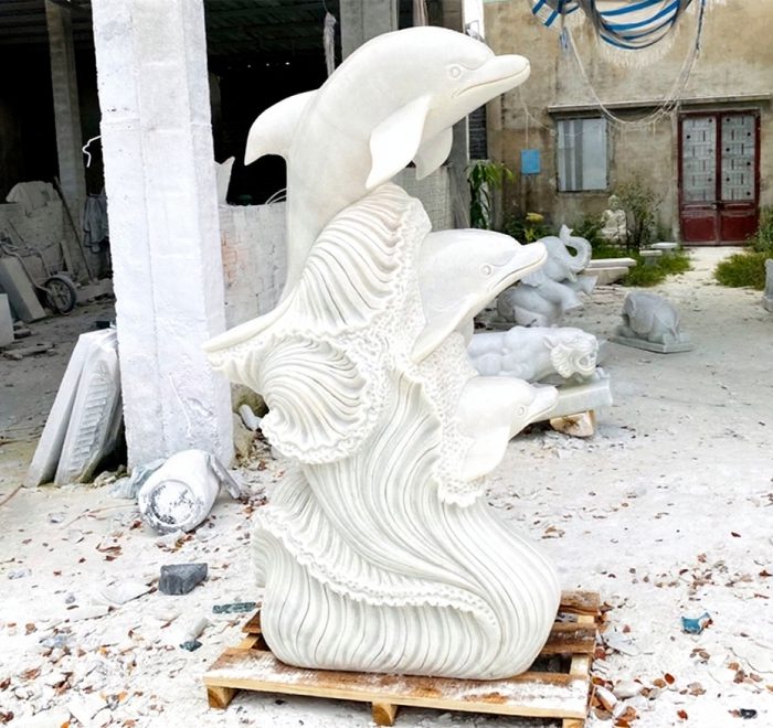 Tượng cá heo đá